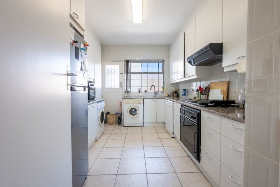 2 Bedroom Property for Sale in Sea Point Western Cape